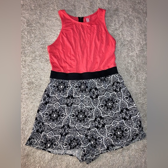 Pink and black print romper - Picture 1 of 3